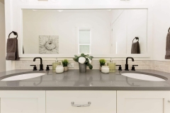 09-JJ-bathroom-1
